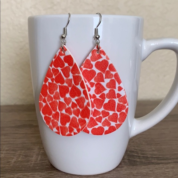 NWOT Red Heart Valentine’s Day Earrings
